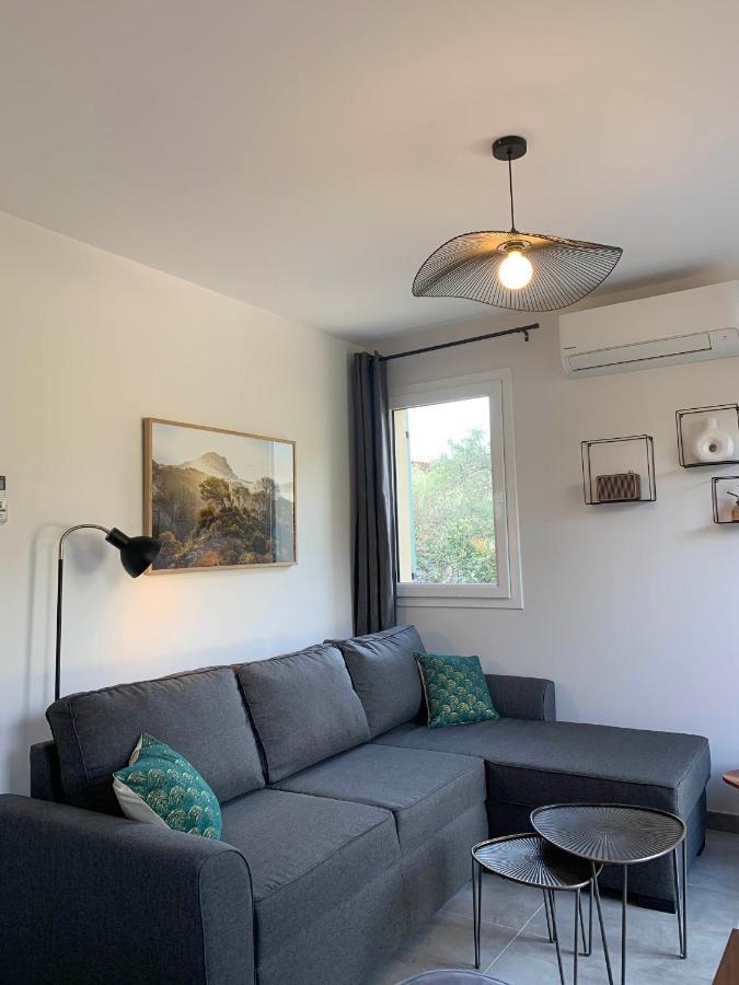Le Cabanon De Livia Avec Piscine Privee Βίλα Cucuron Εξωτερικό φωτογραφία