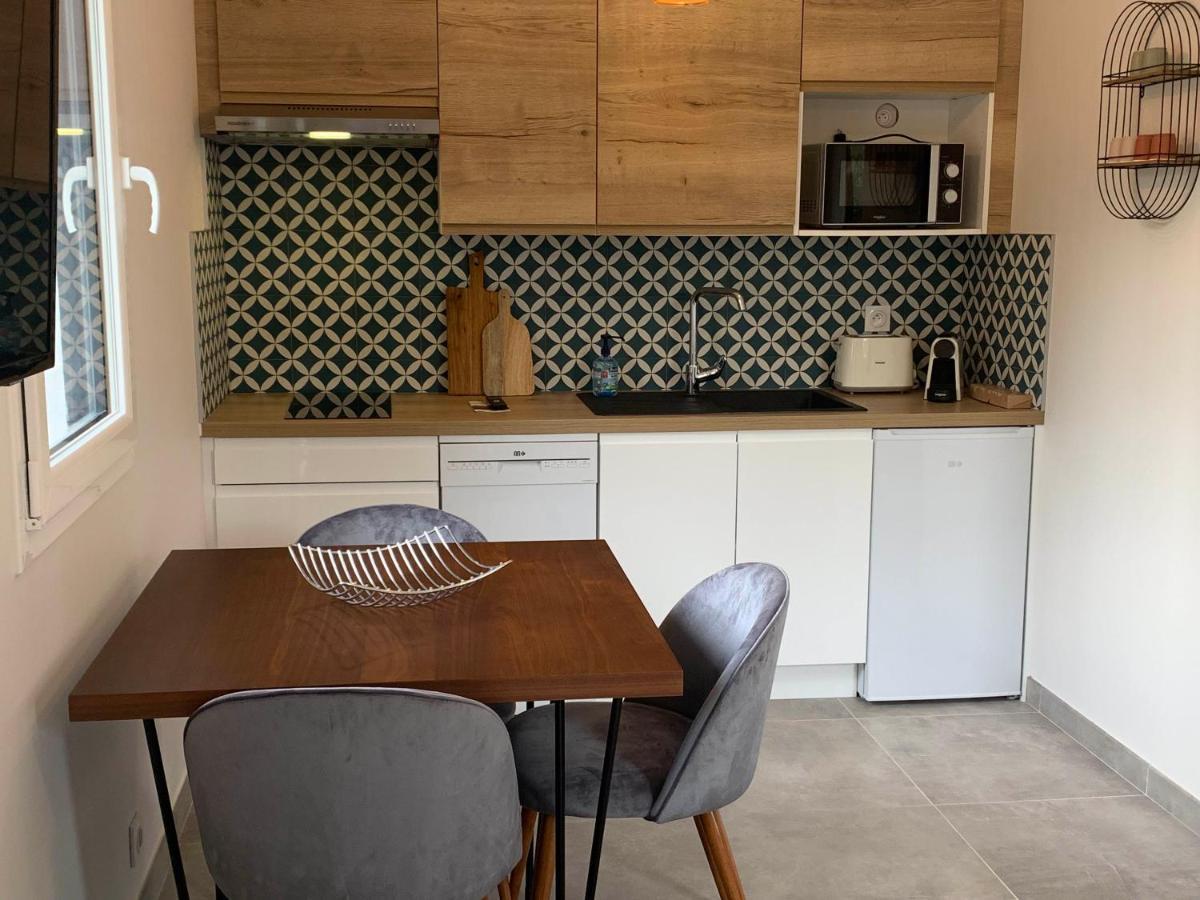 Le Cabanon De Livia Avec Piscine Privee Βίλα Cucuron Εξωτερικό φωτογραφία