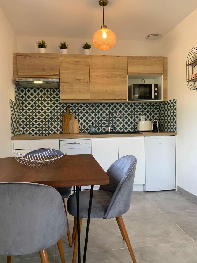 Le Cabanon De Livia Avec Piscine Privee Βίλα Cucuron Εξωτερικό φωτογραφία