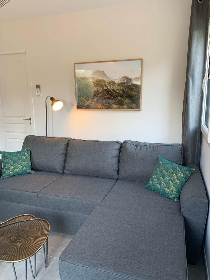 Le Cabanon De Livia Avec Piscine Privee Βίλα Cucuron Εξωτερικό φωτογραφία