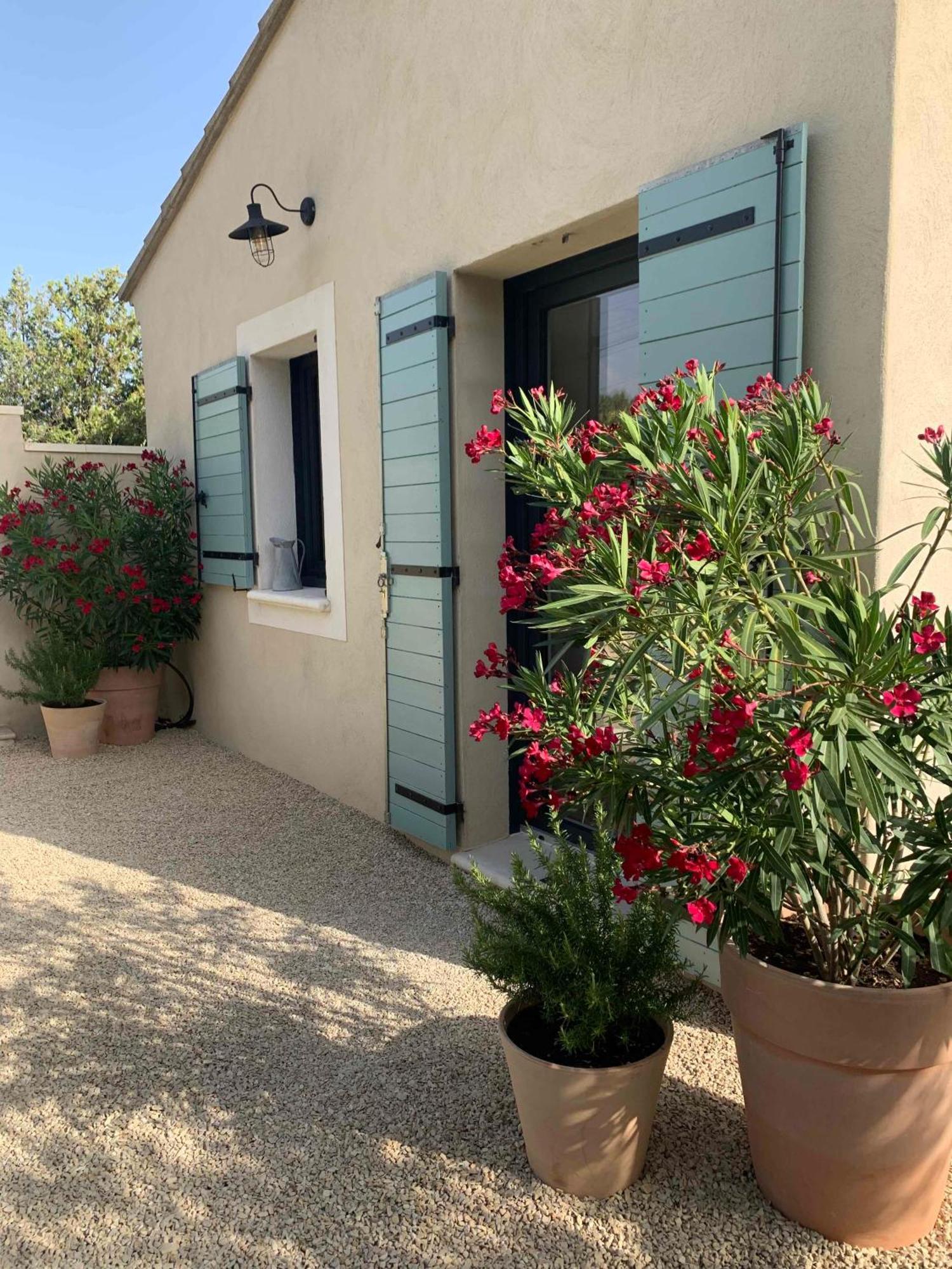Le Cabanon De Livia Avec Piscine Privee Βίλα Cucuron Εξωτερικό φωτογραφία