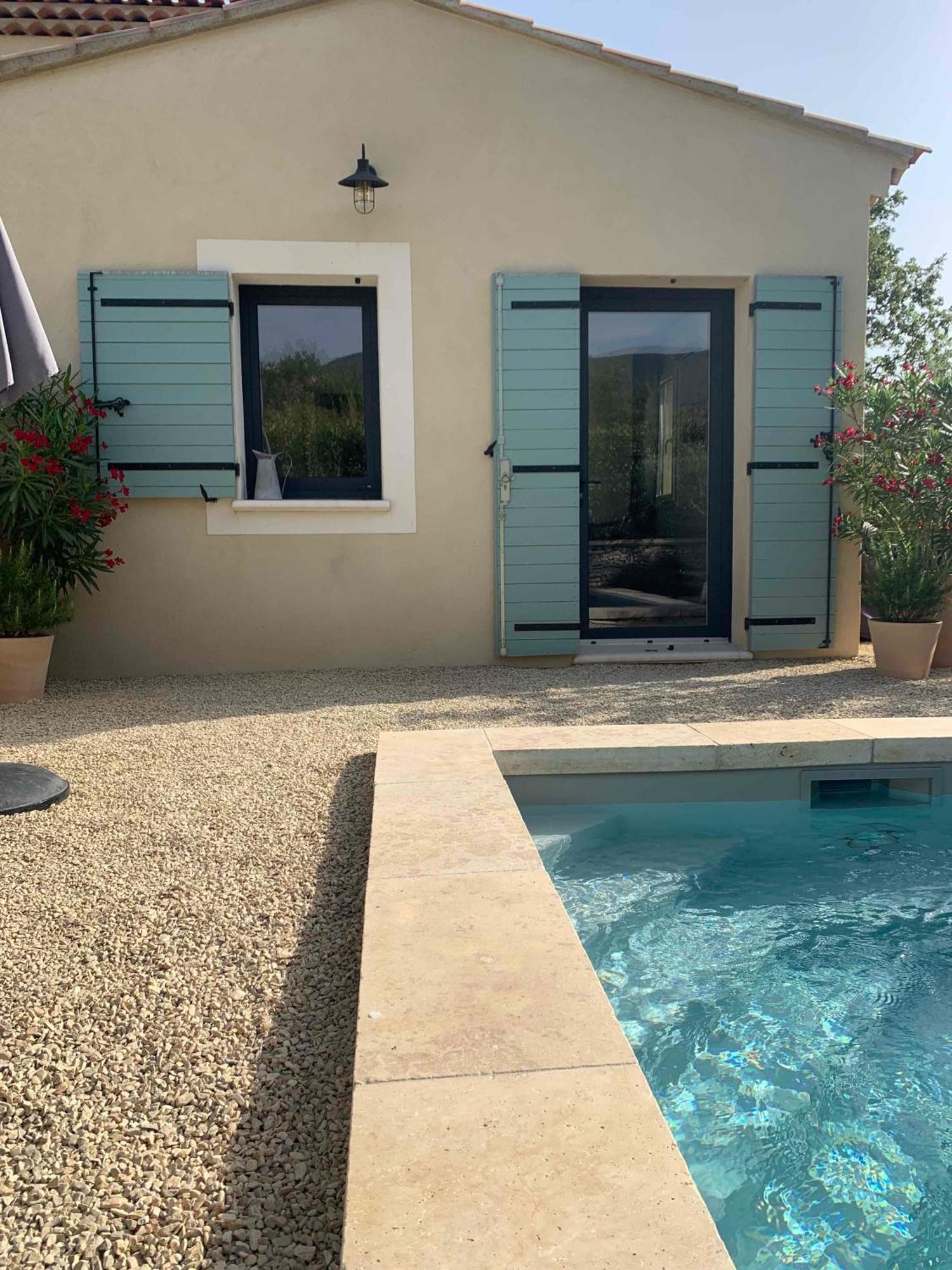 Le Cabanon De Livia Avec Piscine Privee Βίλα Cucuron Εξωτερικό φωτογραφία