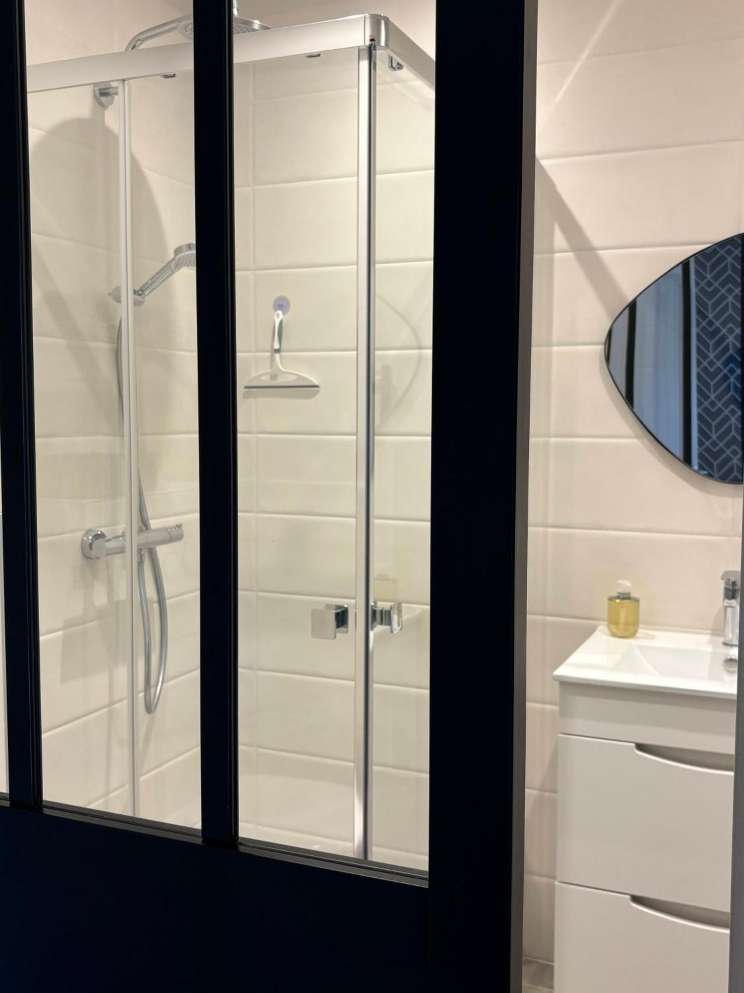Le Cabanon De Livia Avec Piscine Privee Βίλα Cucuron Εξωτερικό φωτογραφία
