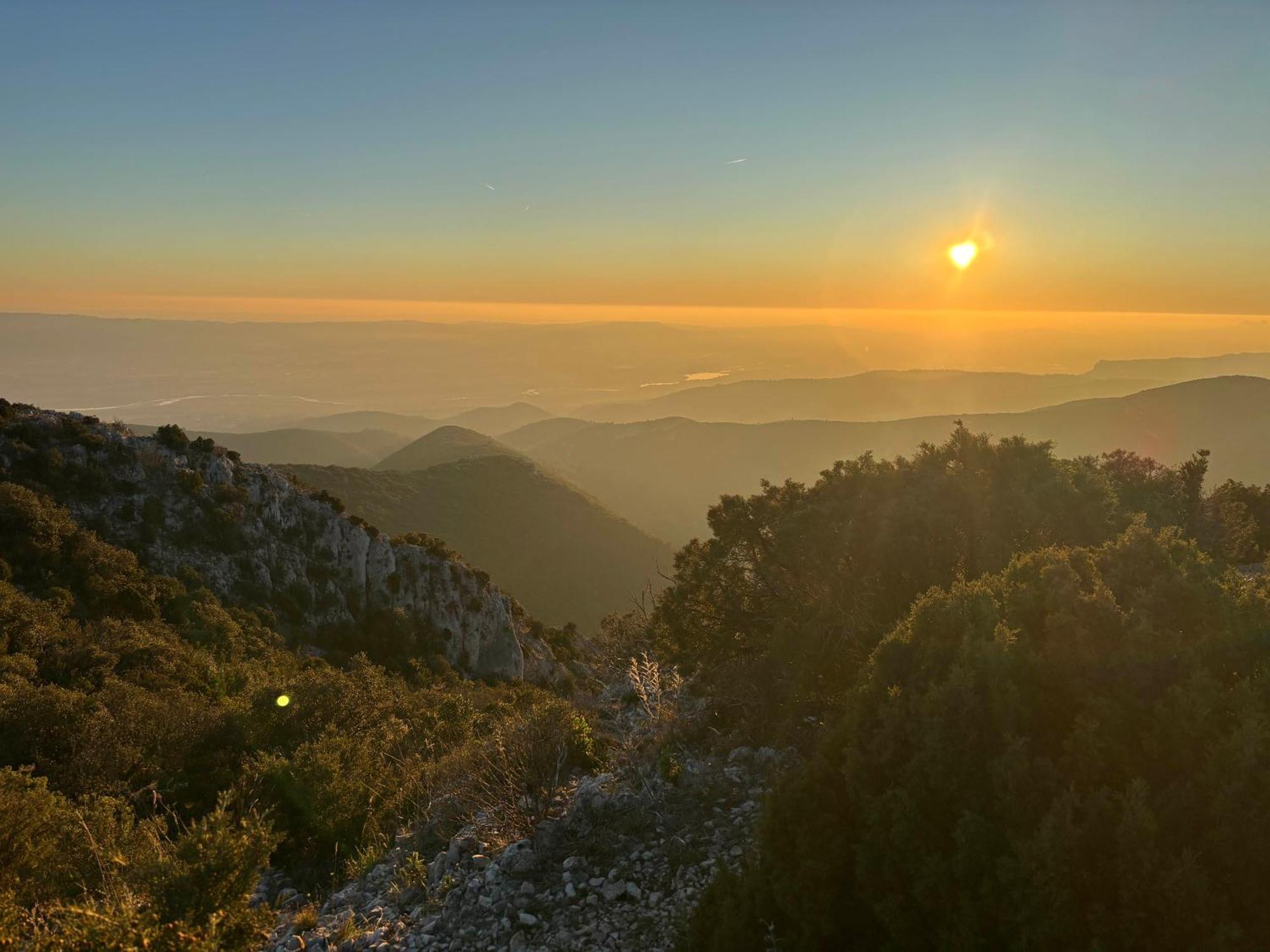 Le Cabanon De Livia Avec Piscine Privee Βίλα Cucuron Εξωτερικό φωτογραφία